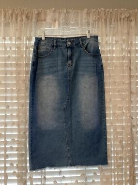 NUGGLES Women’s Medium Blue Denim Skirt